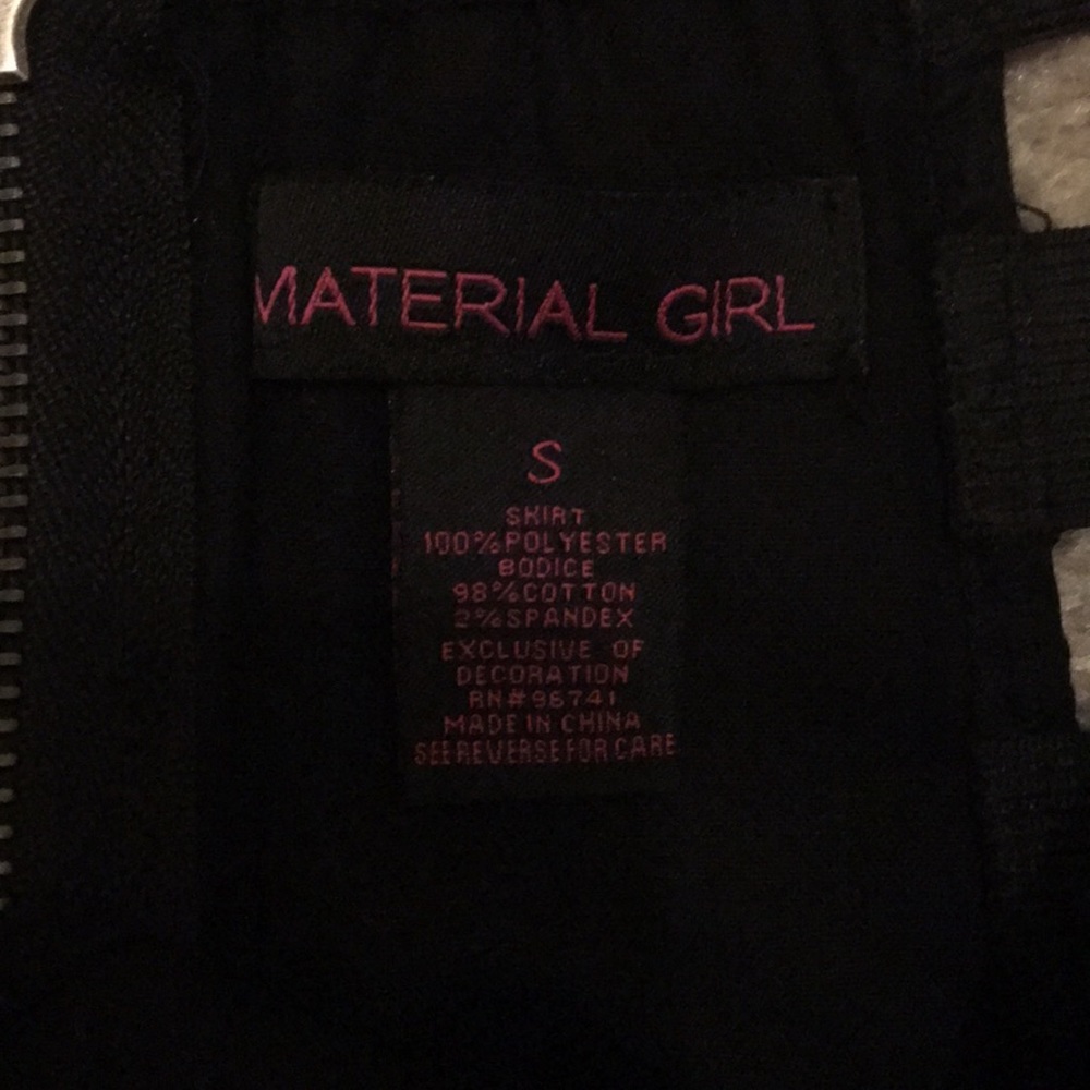 Dress - Picture 4 of 4
